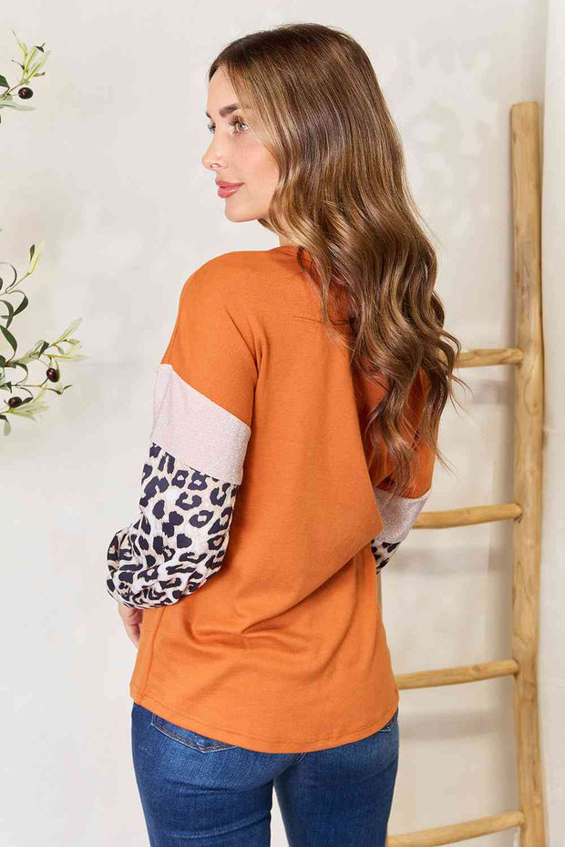 Leopard Print Sleeve Sweatshirt