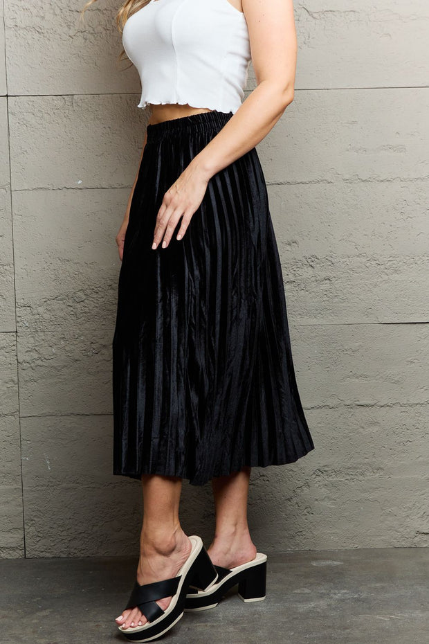 Pleated Flowy Black Midi Skirt