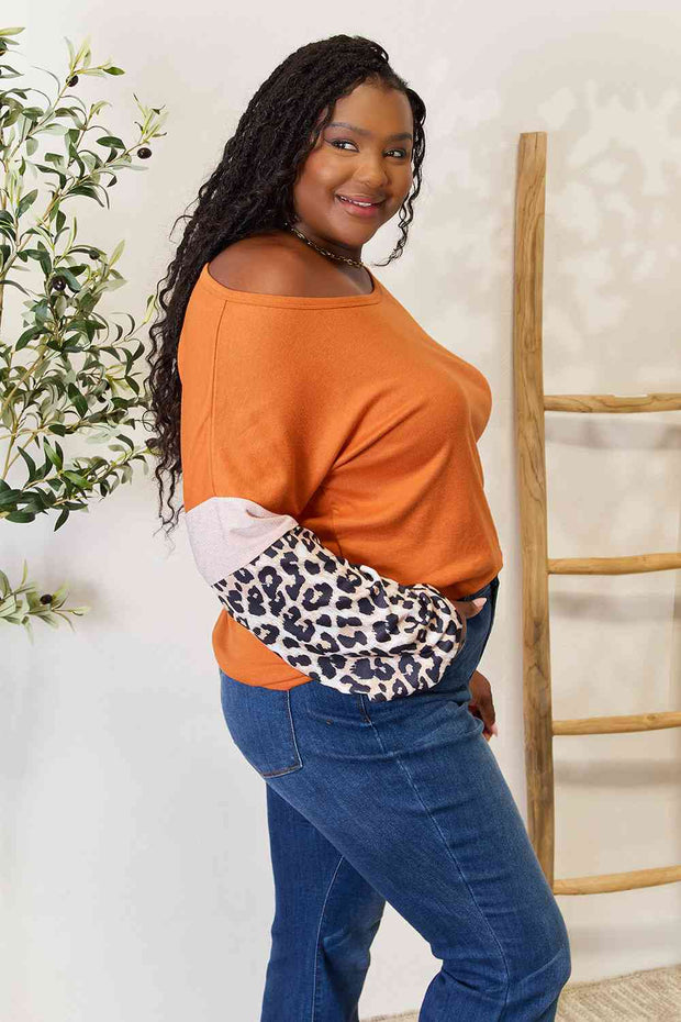 Leopard Print Sleeve Sweatshirt